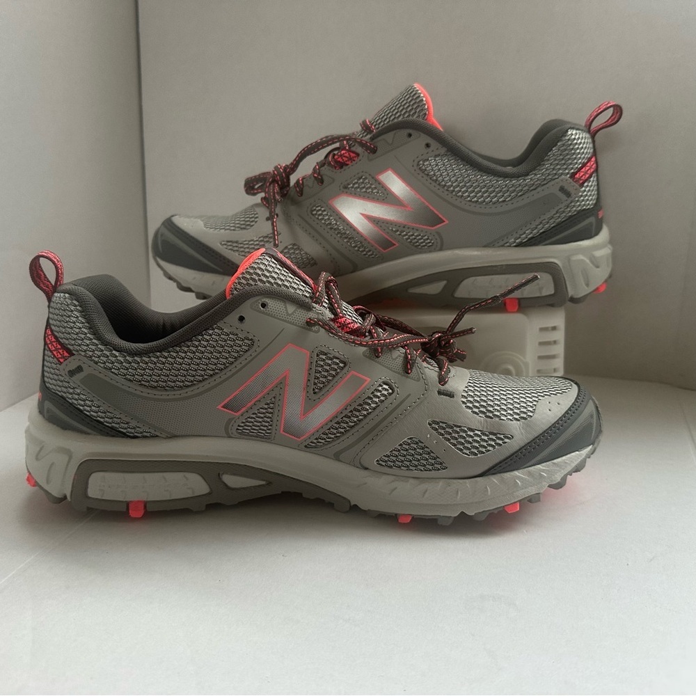 New Balance 412 v3 Womens Trail Running All Terrain Running Shoes  US Size 12 - Picture 2 of 7